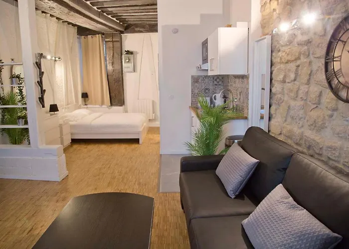 Апартаменты Valentine - Authentic Design Large Notre-dame Seine Walk *