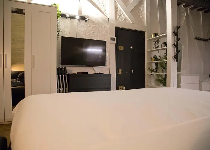 Valentine - Authentic Design Large Notre-dame Seine Walk