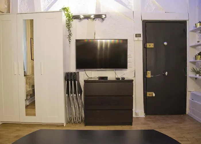 Valentine - Authentic Design Large Notre-dame Seine Walk