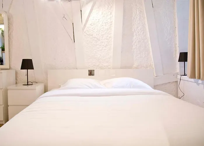 Valentine - Authentic Design Large Notre-dame Seine Walk *